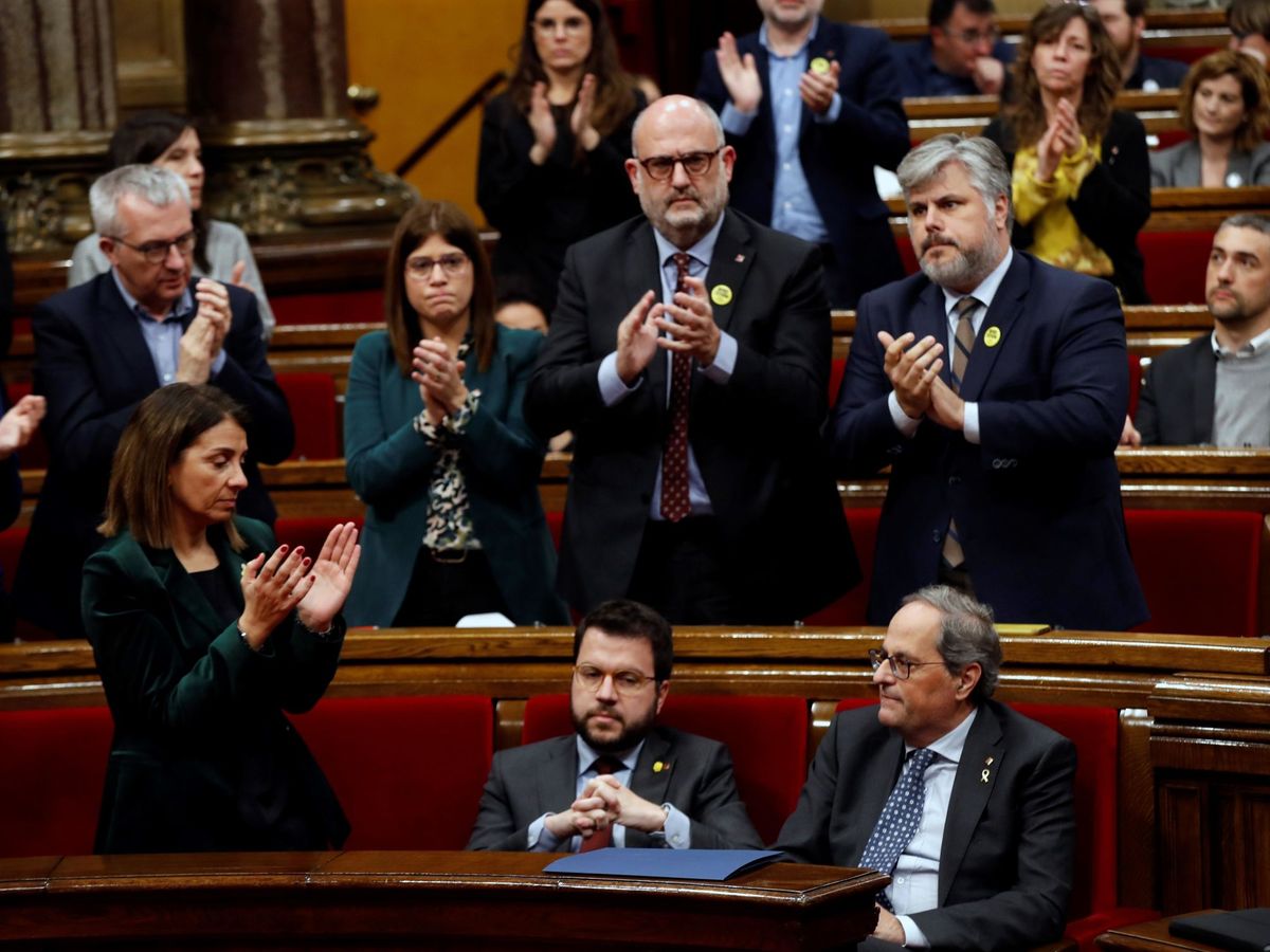 Foto: El presidente de la Generalitat, Quim Torra (d), en el Parlament. (EFE)