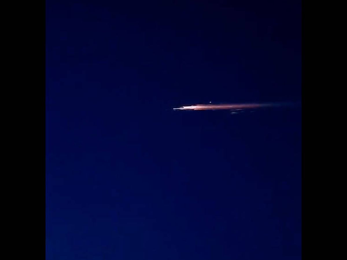Foto: El meteoro se pudo ver con toda claridad desde A Coruña (Foto: Twitter)