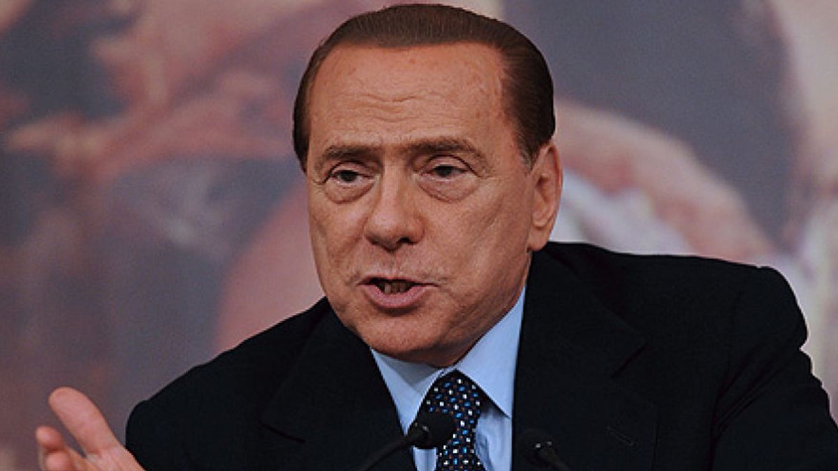 Italia castiga de nuevo a Berlusconi y vuelve a dejar su Gobierno en la cuerda floja