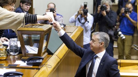 Bronca en el primer día del Parlamento vasco por negarse a acatar la Constitución