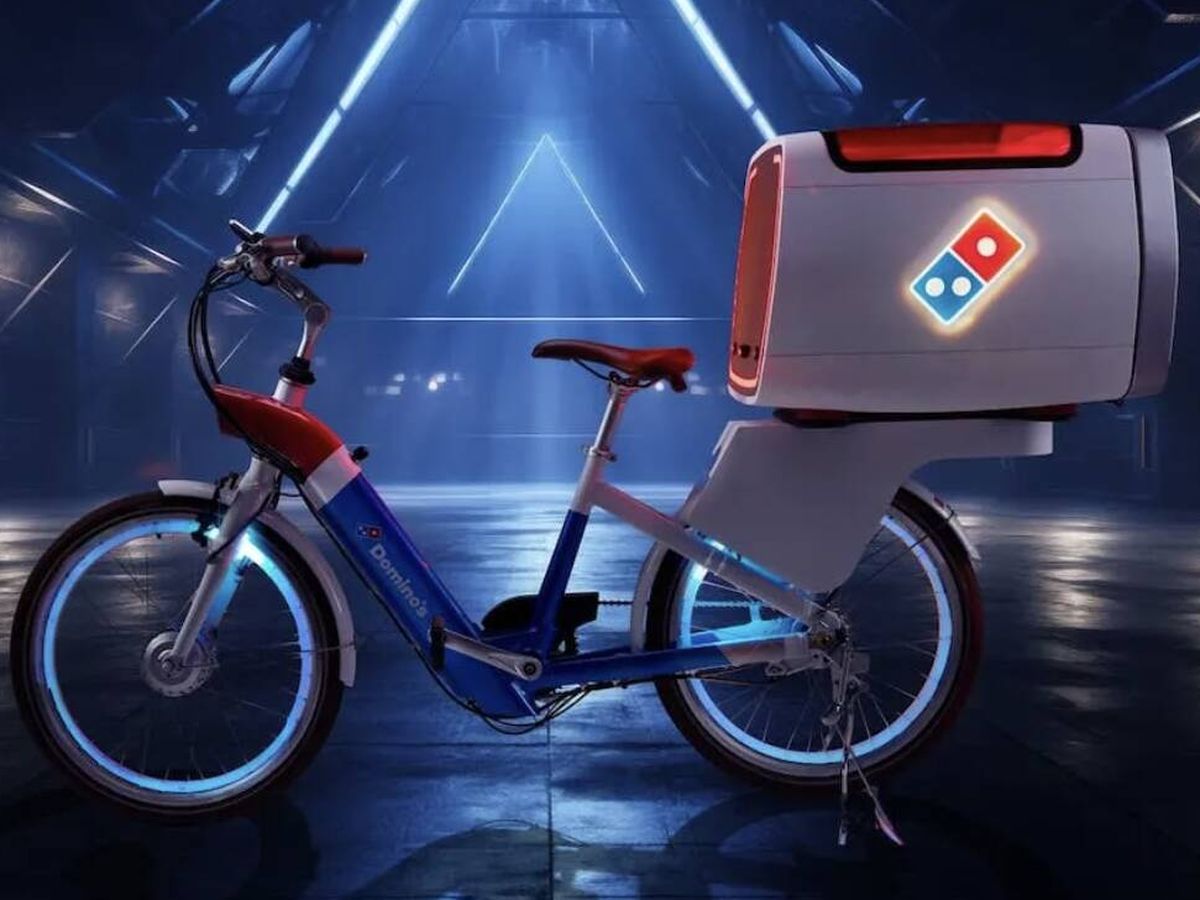Foto: La primera bici eléctrica con horno para pizzas de la historia (Domino's Pizza)