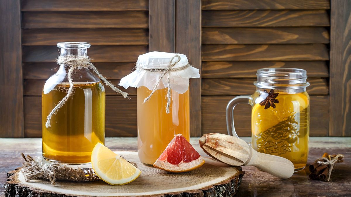 Kéfir, kombucha… ¿Las bebidas fermentadas caseras son beneficiosas o perjudiciales para la salud?