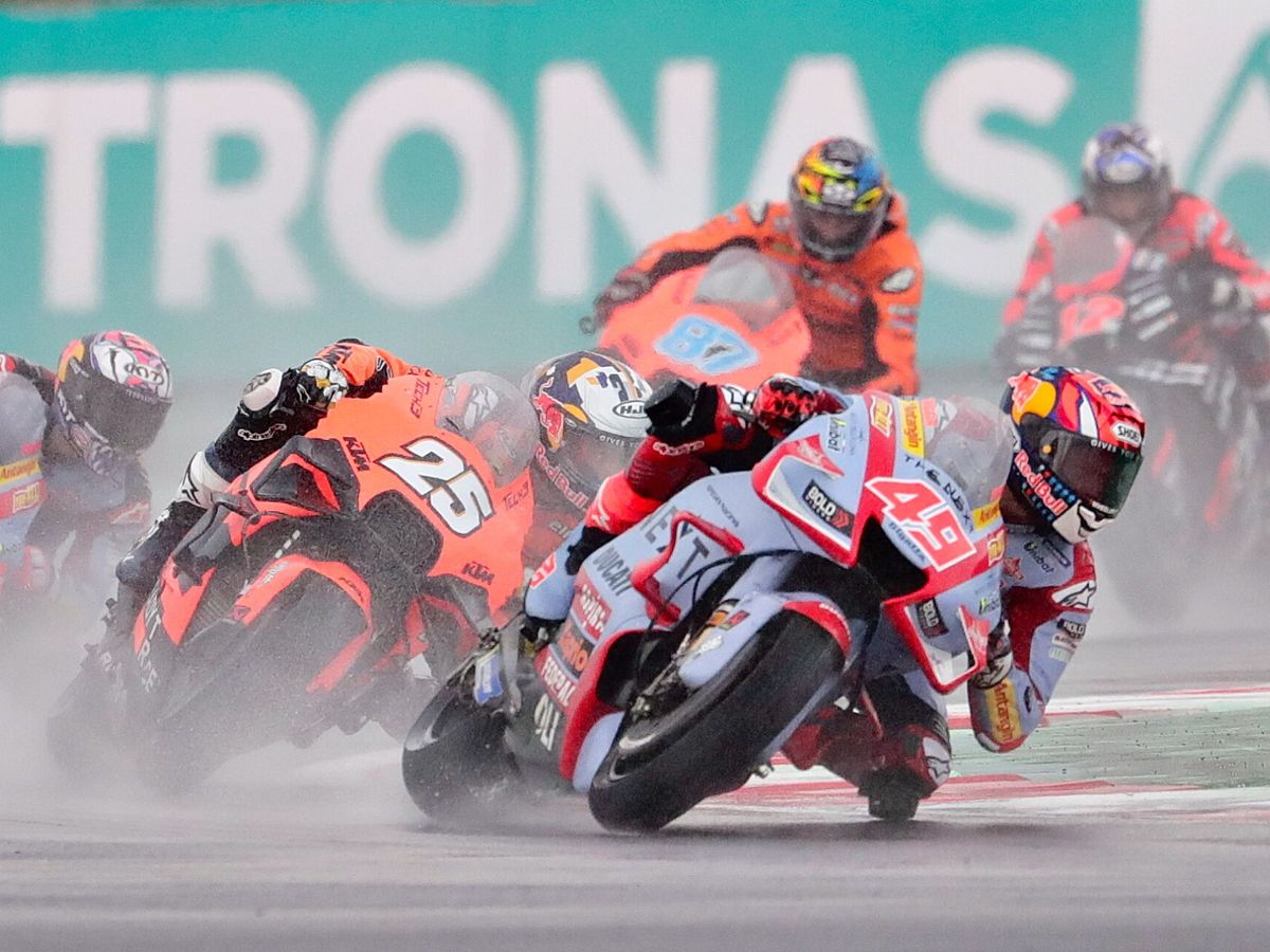 Por favor mira Melancolía Tristemente La lluvia en MotoGP salvó al Gran Premio de Indonesia del más absoluto  desastre