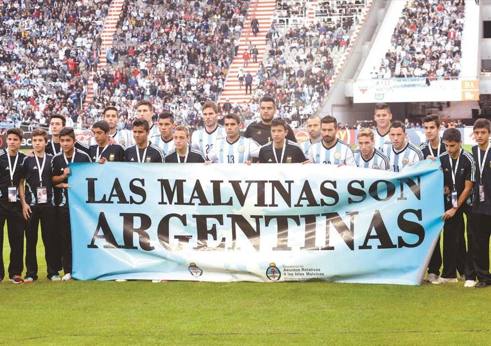 Foto: La polémica imagen de la selección argentina antes del amistoso frente a Eslovenia.