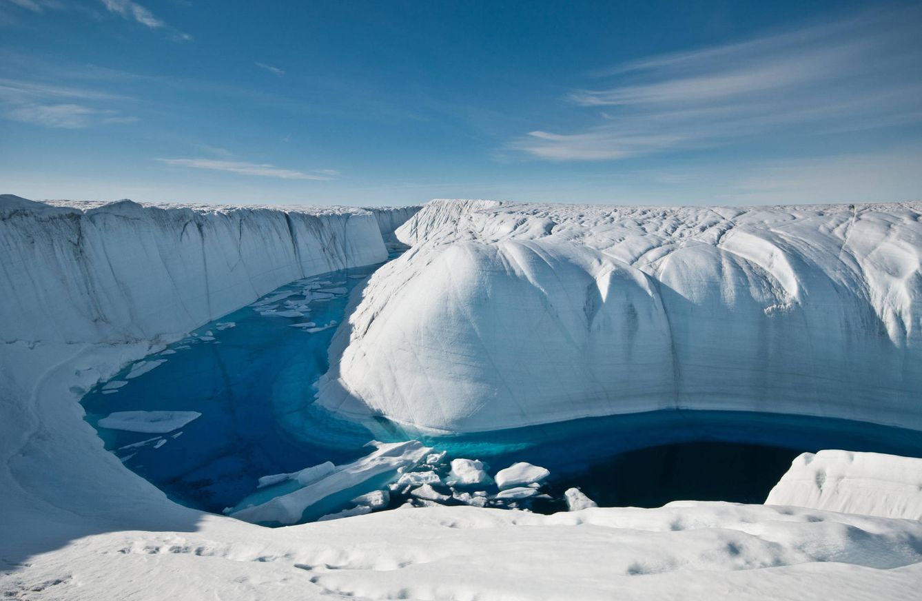 Corredor de agua formado por el deshielo en Groenlandia. (Ian Joughin)