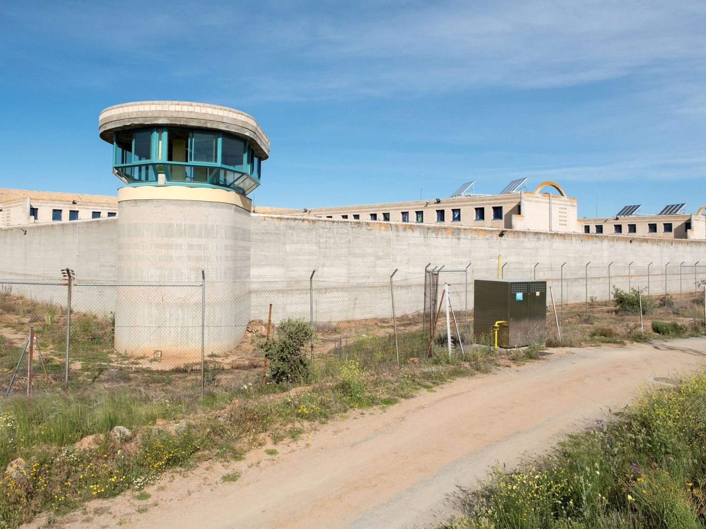Exterior de la cárcel de Brieva, en Ávila. (EFE)