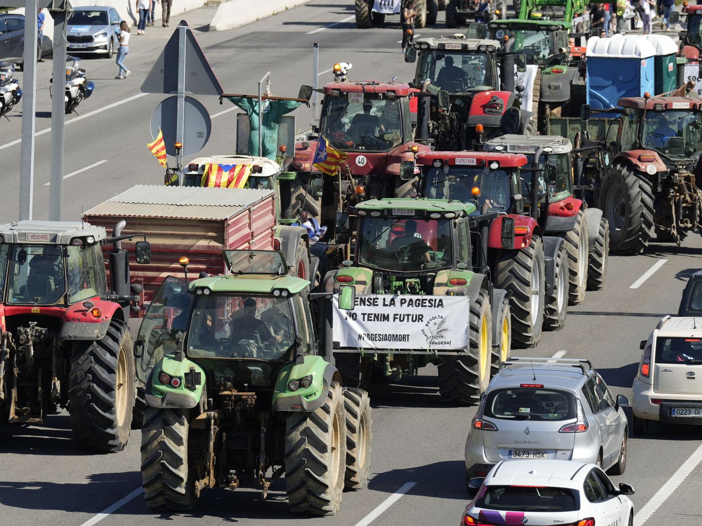 Un grupo de agricultores vuelven a protestar.