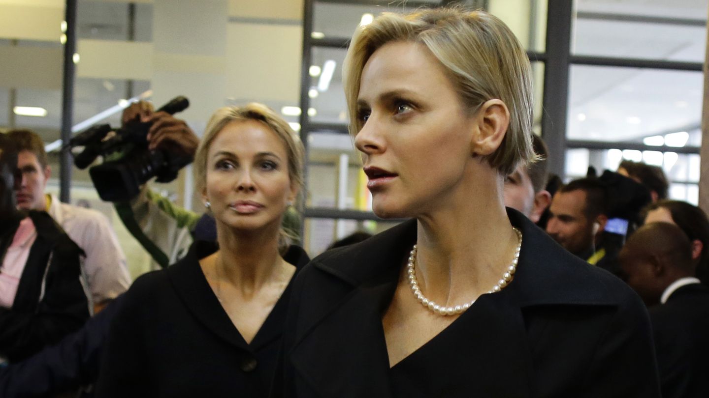 La princesa Corinna, junto a Charlène de Mónaco en Johannesburgo. (Reuters)