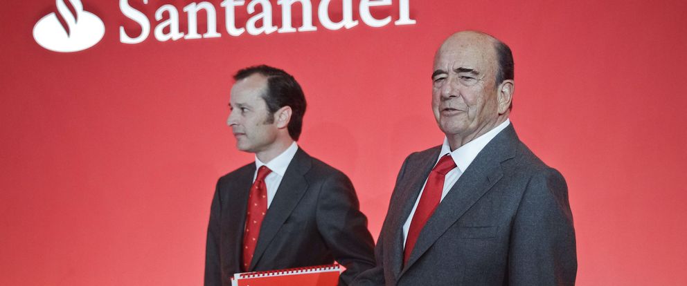 Emilio Botín (dcha.) y Javier Marín (izq.), presidente y consejero delegado de Banco Santander. (EFE)
