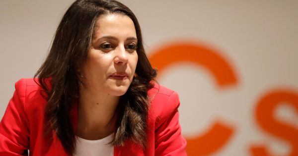 Foto: La candidata a la presidencia de la Generalitat Inés Arrimadas, durante la rueda de prensa tras la reunión del comité ejecutivo. (Reuters)