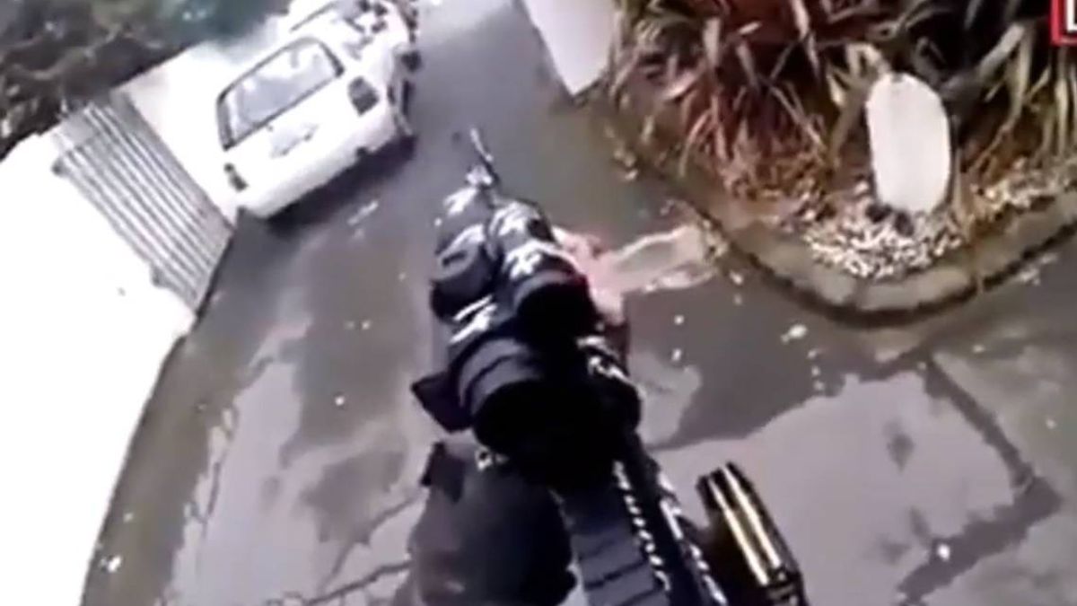 Dos terroristas abren fuego en dos mezquitas en Nueva Zelanda y lo emiten en directo 