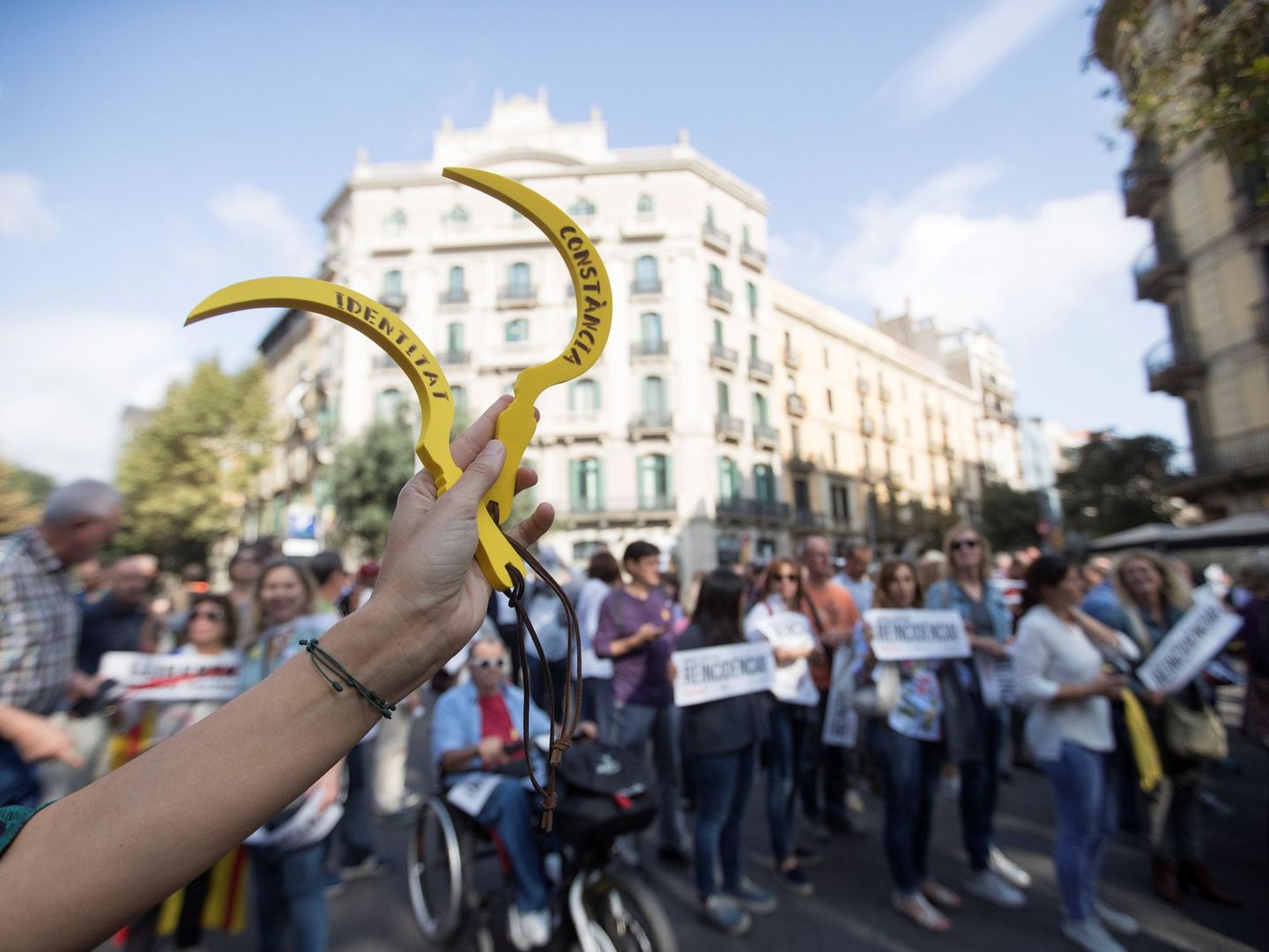 Protestas en las calles de Barcelona después de que la sentencia se hiciera pública. (EFE)