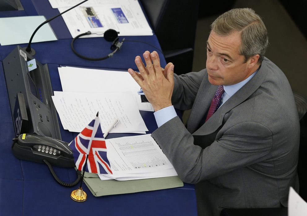 Foto: El líder del UKIP, Nigel Farage, en el parlamento europeo. (Reuters)