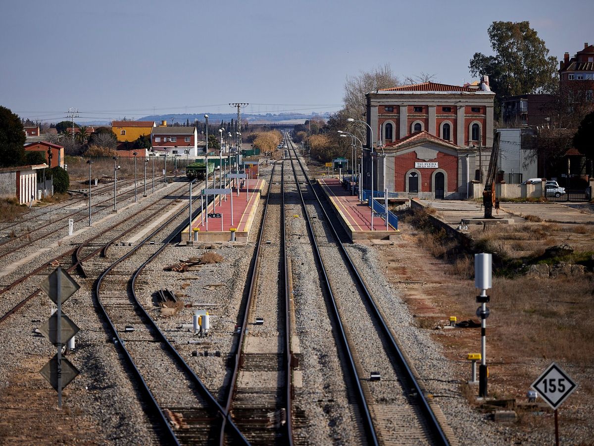 Foto:  Vista general de la estación de ferrocarril de Talavera de la Reina. (EFE/Manu Reino)