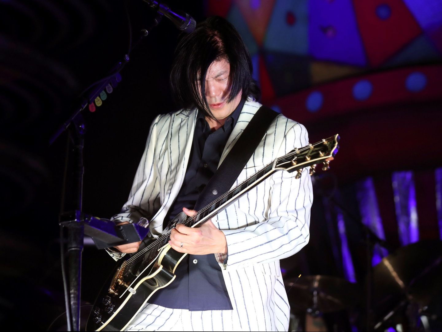 James Iha, guitarrista de The Smashing Pumpkins, durante su concierto en Mad Cool. (EFE)