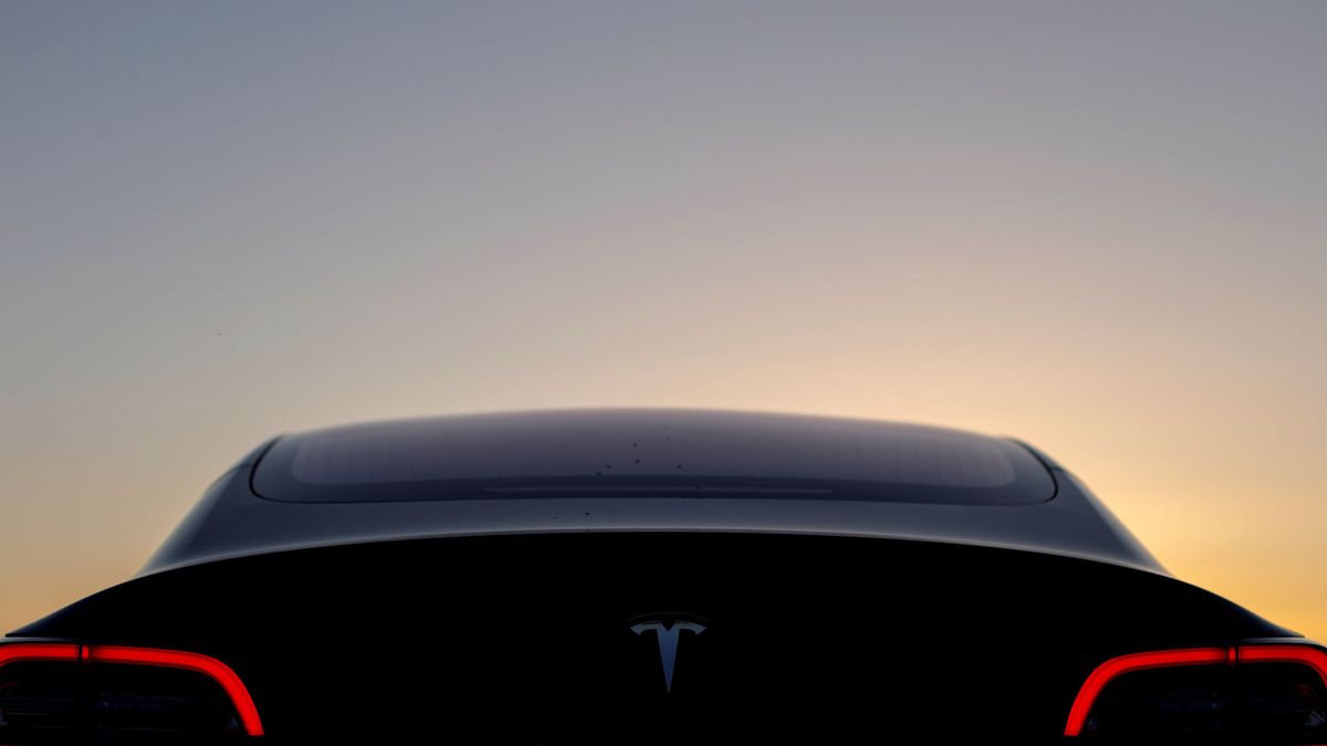El 'boom' Tesla se atasca frente al empuje eléctrico de BMW, Nissan y Renault