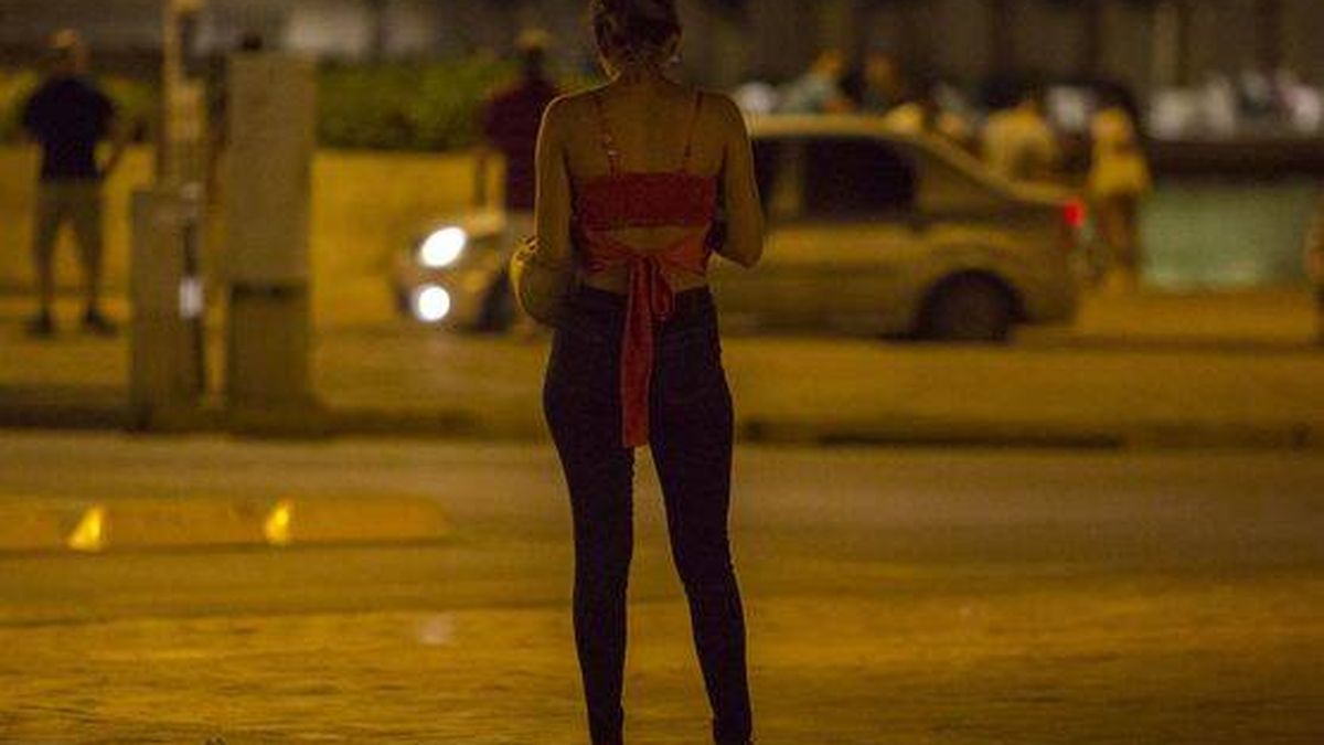 Liberan a 11 mujeres prostituidas en Francia por una red de trata que operaba en España