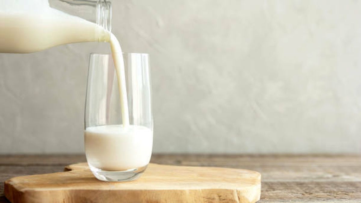 ¿Es saludable que los niños desayunen un vaso de leche? Esto es lo que dice la ciencia