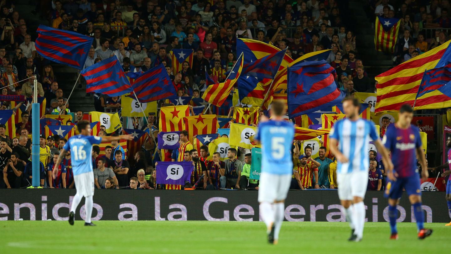 'Estelades' en el Camp Nou en el pasado encuentro entre el FC Barcelona y el Málaga el 21 de octubre. (Reuters)