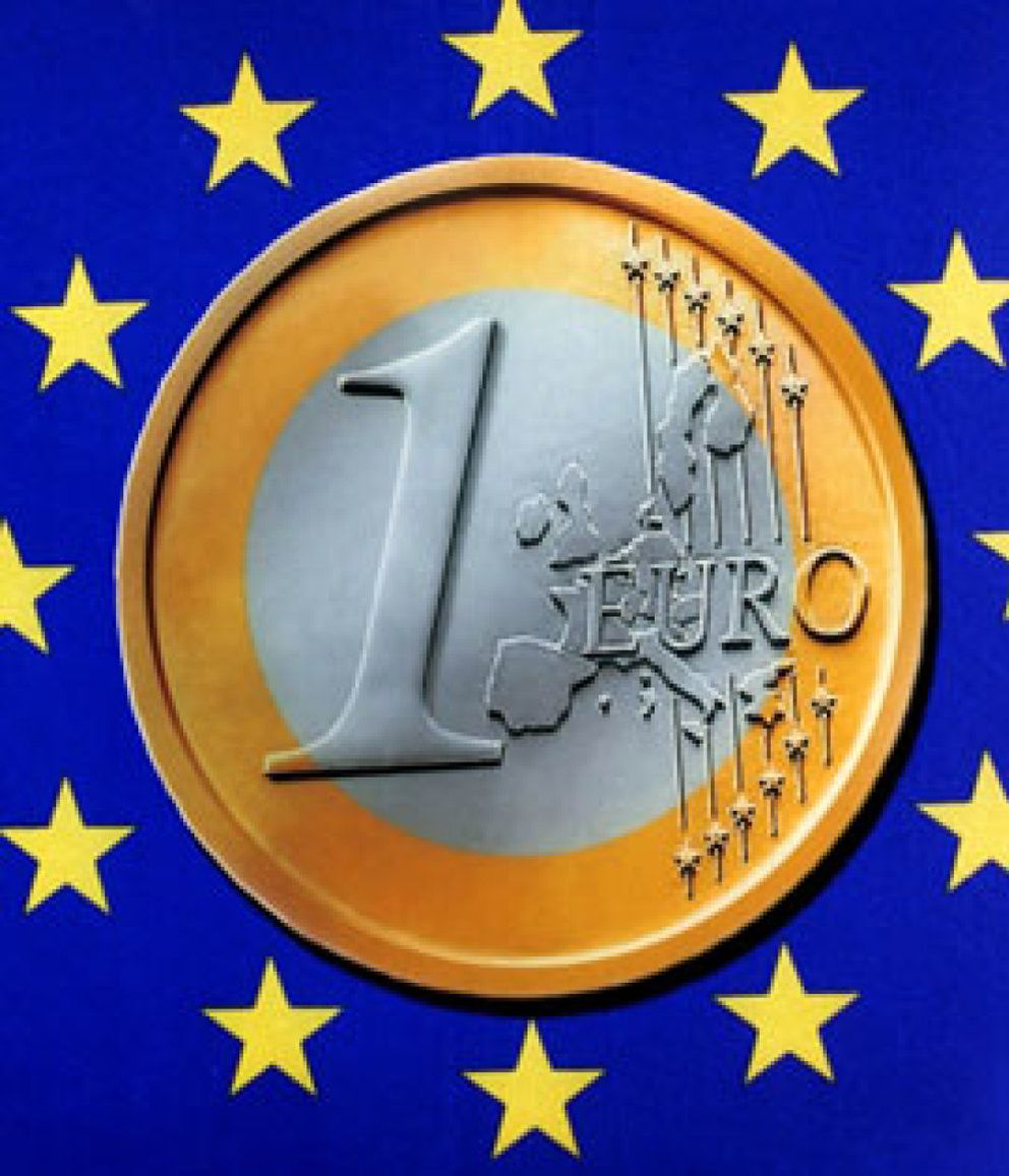 Foto: El euro baja hasta los 1,3752 dólares y el Brent  baja hasta los 108 dólares