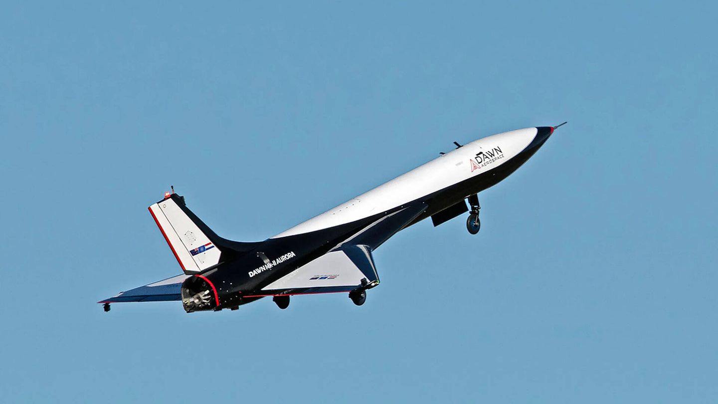 El primer vuelo del Aurora MK-II equipado con motor de cohete.