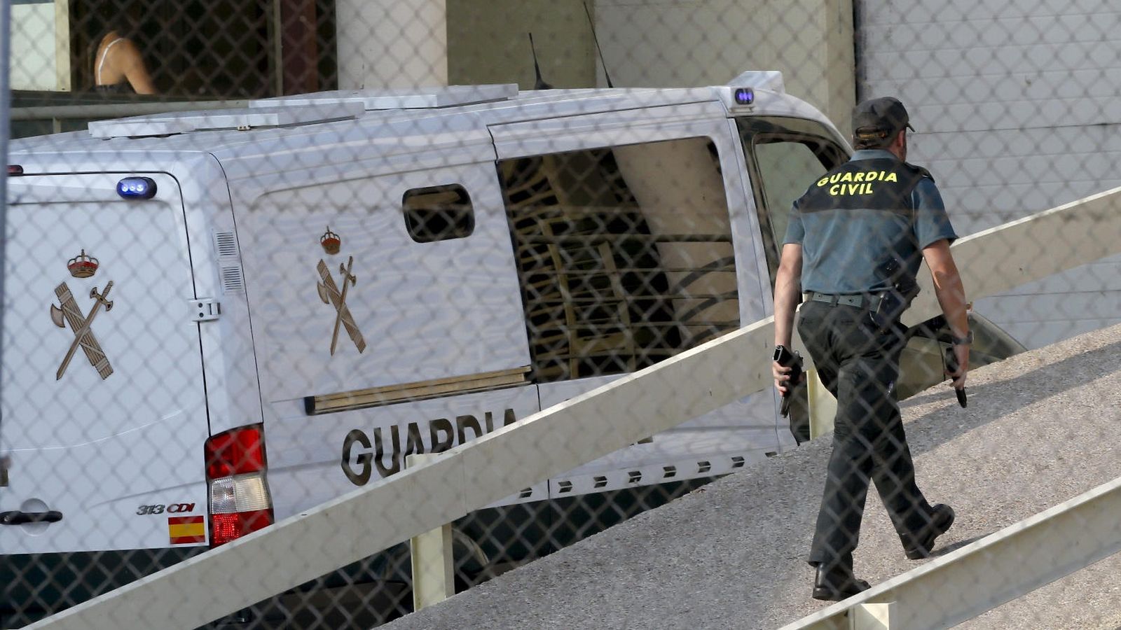 Foto: Un guardia civil, en la cárcel de Soto del Real en una foto de archivo. (EFE)