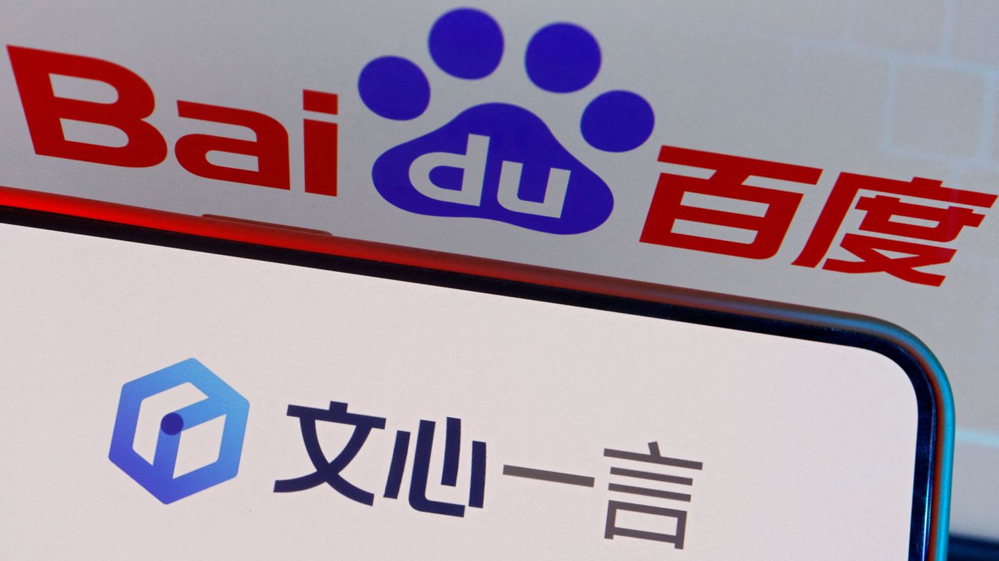 Logotipo de Baidu y Ernie. (Reuters)