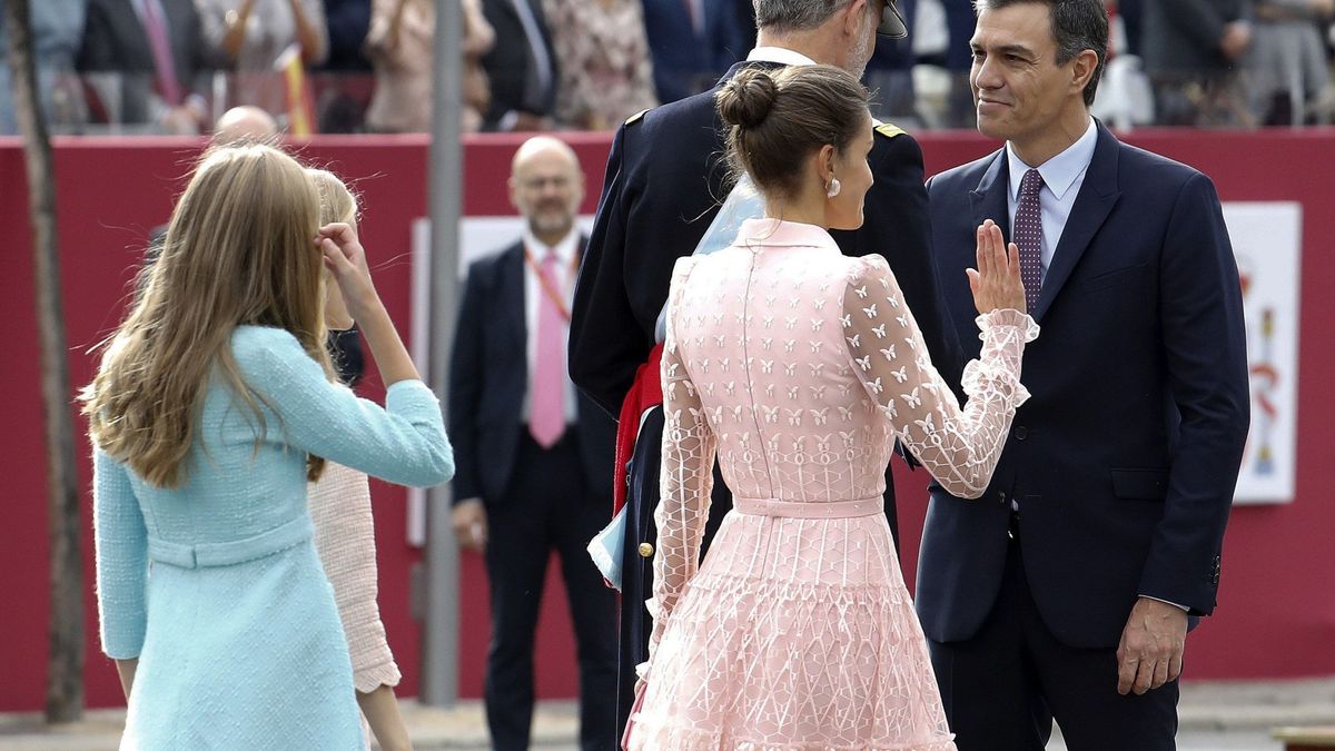Los aplausos al Rey dejan los "fuera Sánchez" en anécdota en el desfile de la Fiesta Nacional