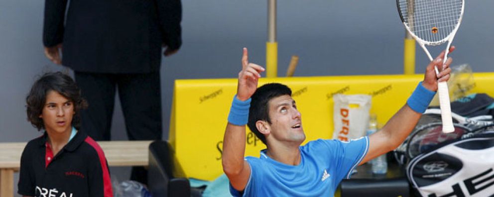 Foto: Djokovic a su entrenador: 'Si quieres baja tú y juega'