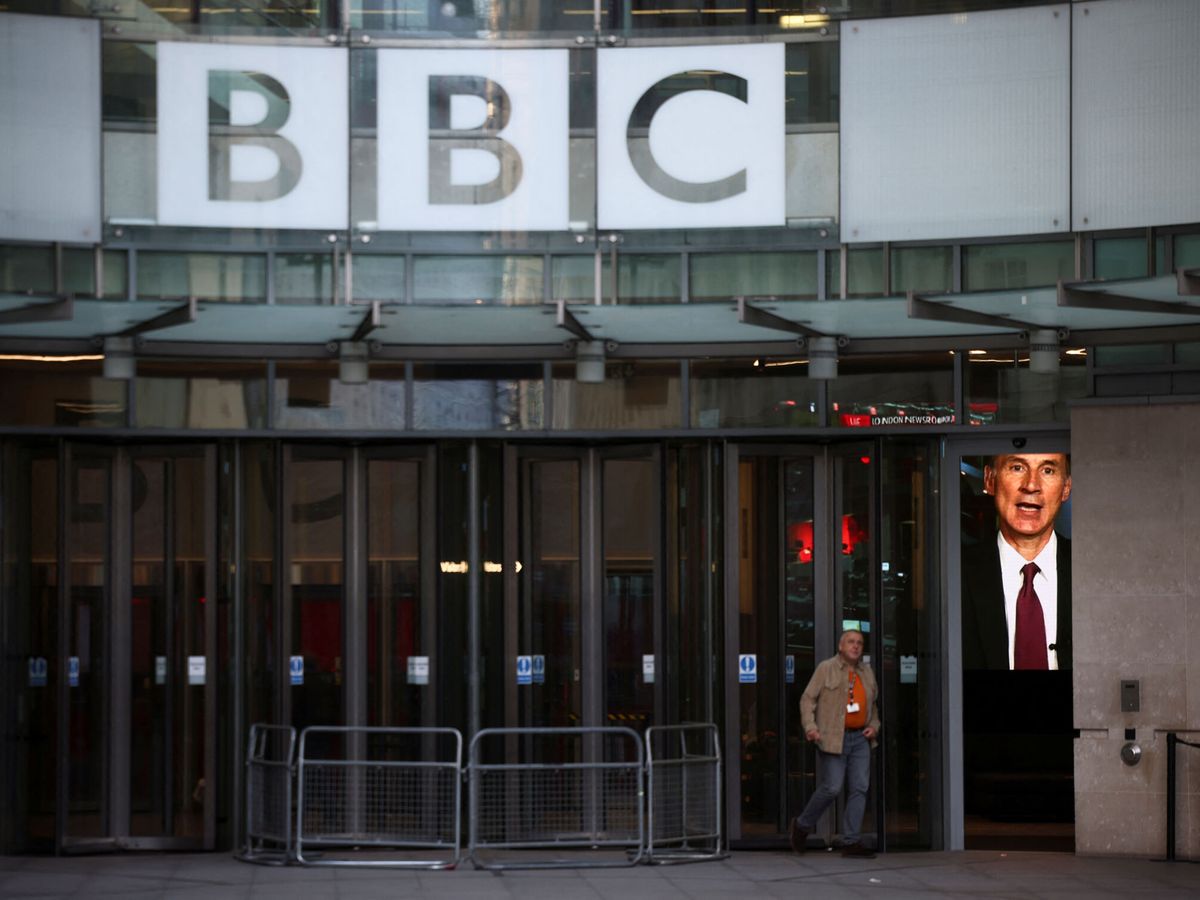 Foto: El edificio de la BBC en Londres. (Reuters/Henry Nicholls)
