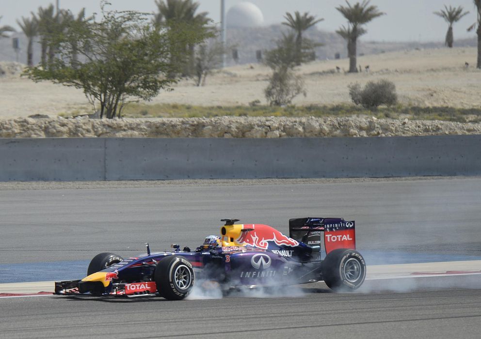 Foto: Daniel Ricciardo a bordo de su RB10 en Sakhir.