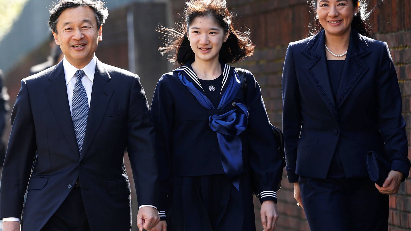 El matrimonio, con su única hija, Aiko. (Reuters)