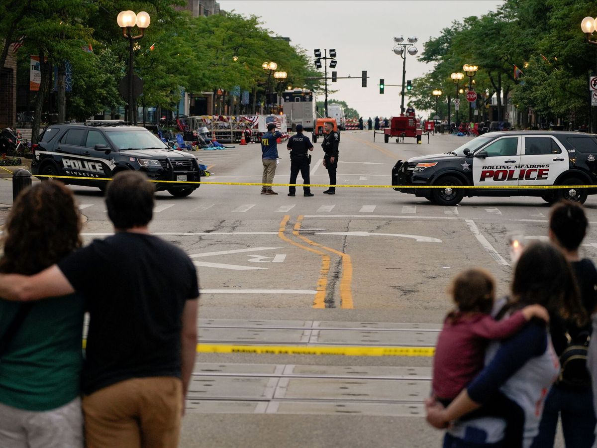 Foto: El suburbio de Highland Park (Chicago) tras el tiroteo del 4 de julio (REUTERS/Cheney Orr)