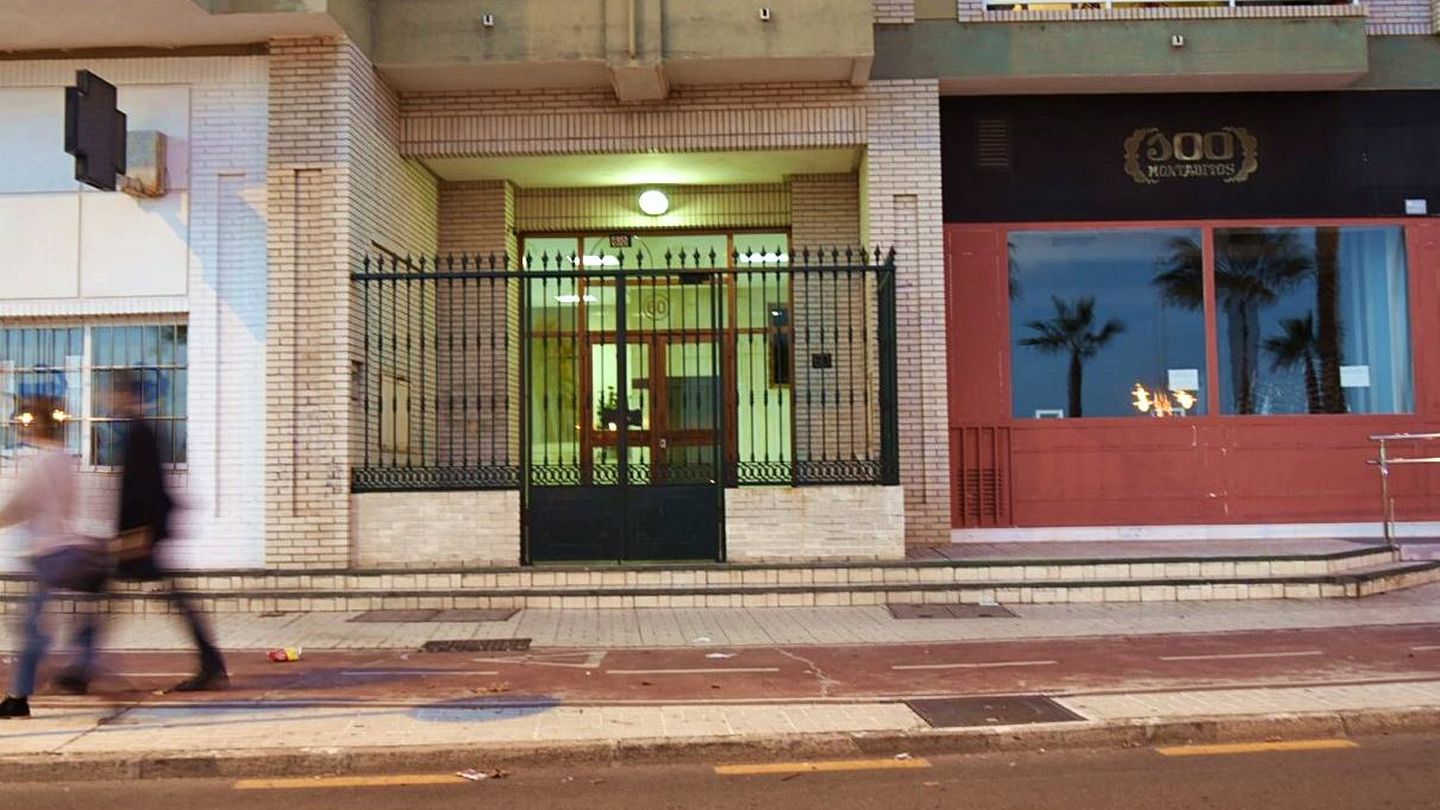 Portal de la casa de Chiquito de la Calzada en el Paseo Marítimo Antonio Machado (Toñi Guerrero).