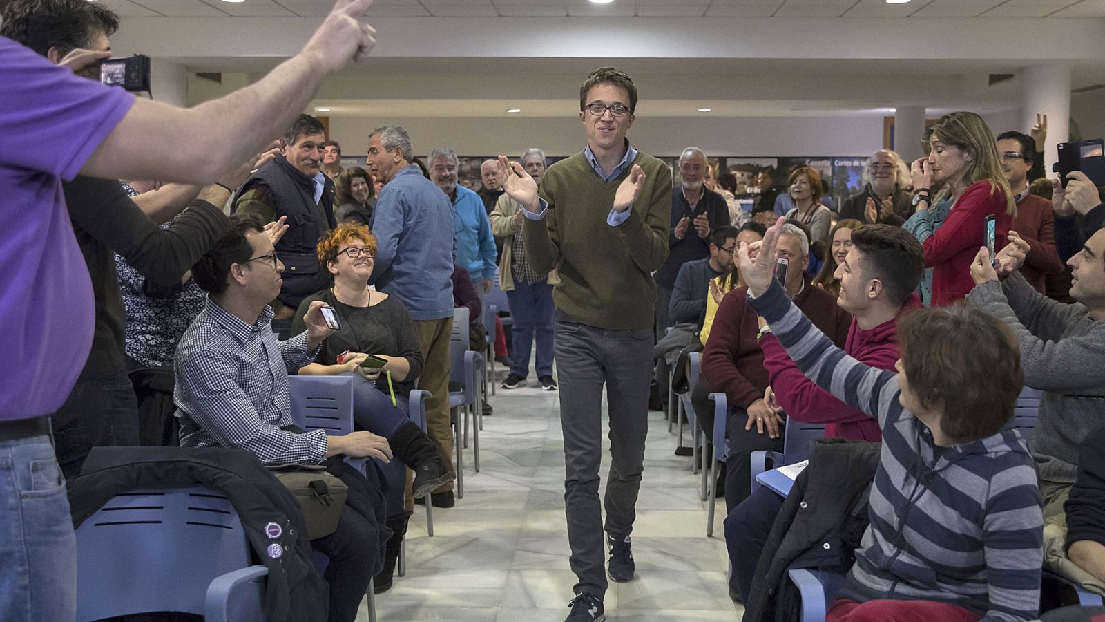 Foto: Íñigo Errejón, durante un acto de la campaña interna de Podemos en Sevilla. (EFE)