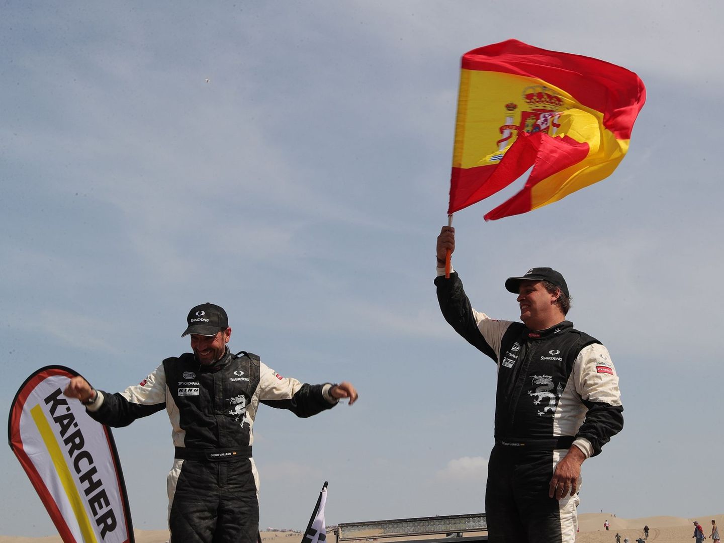 Acompañado por Vallejo, Fuertes participa en su quinto Dakar. (EFE/Luis Díaz)