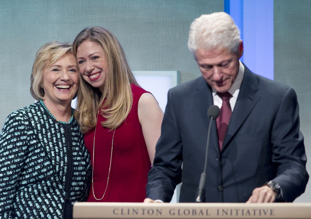 Foto: Hillary, Chelsea y Bill Clinton en una imagen de archivo (Gtres)
