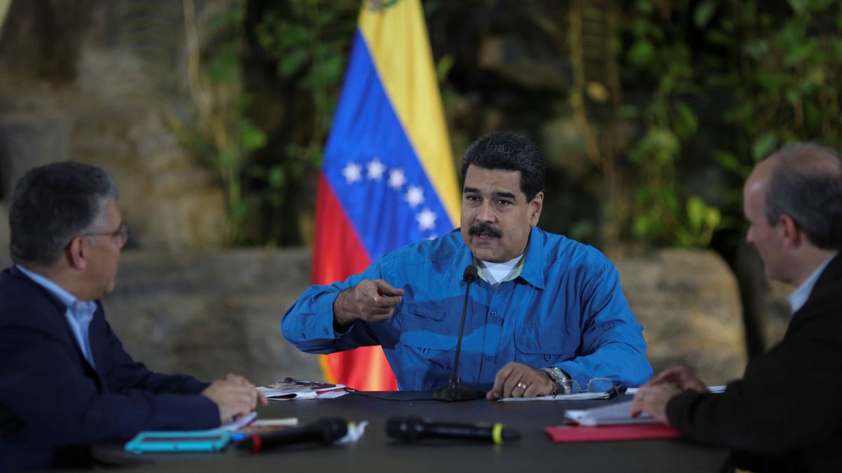 Maduro está dispuesto a ser "un dictador" para lograr la paz económica