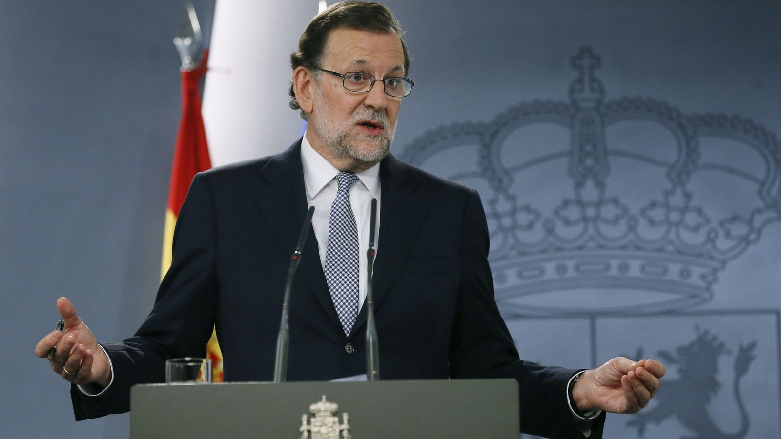 Foto: El presidente del Gobierno en funciones, Mariano Rajoy, durante una rueda de prensaen el Palacio de la Moncloa. (Efe) 