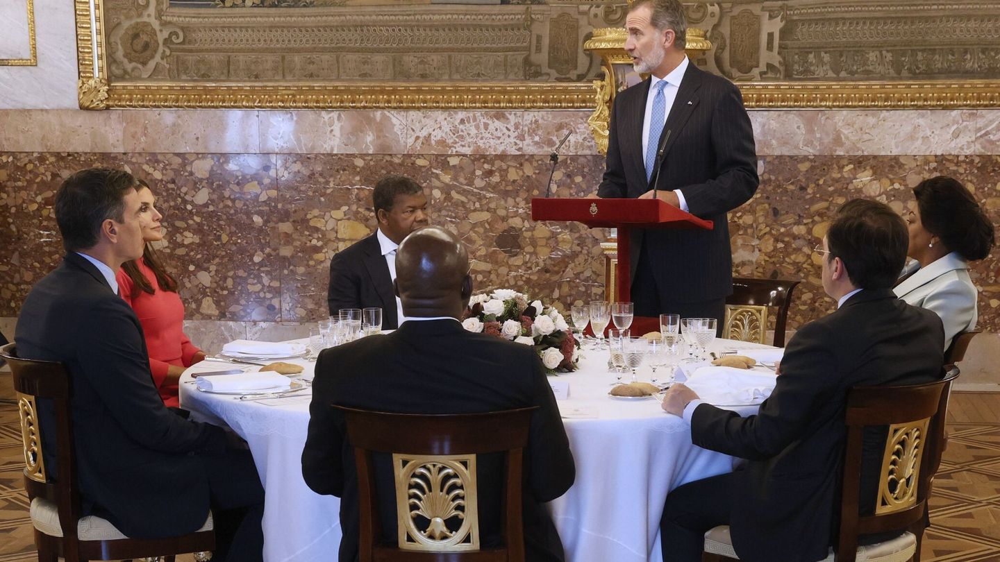 El rey Felipe pronunció unas palabras durante el almuerzo en el Palacio Real en Madrid. (EFE/Pool/ Ballesteros)