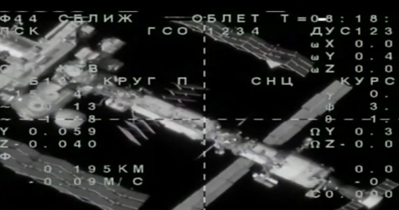 Una captura de la Agencia Espacial Rusa del momento en el que no se llega a completar el acoplamiento. (EFE)