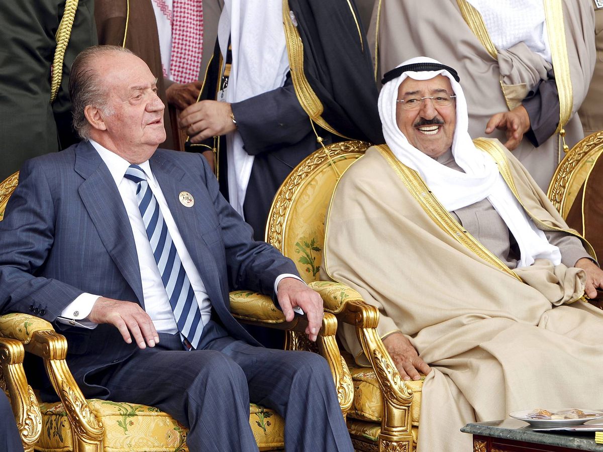 Foto: El rey Juan Carlos, junto al emir de Kuwait. (EFE)