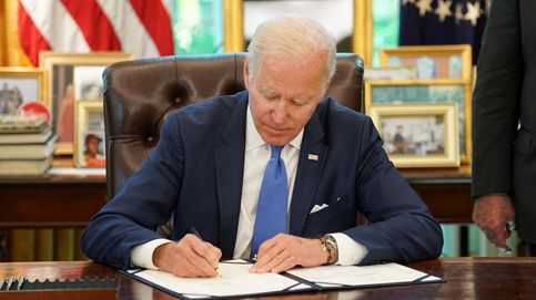 Biden firma una ley para acelerar el envío de ayuda militar a Ucrania