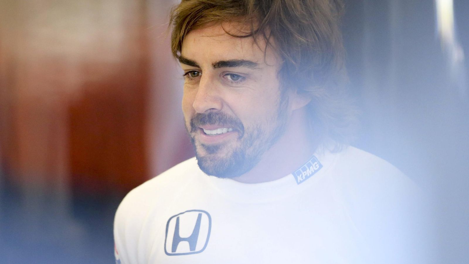 Foto: Fernando Alonso cruzó la línea de meta en decimotercera posición (Efe)