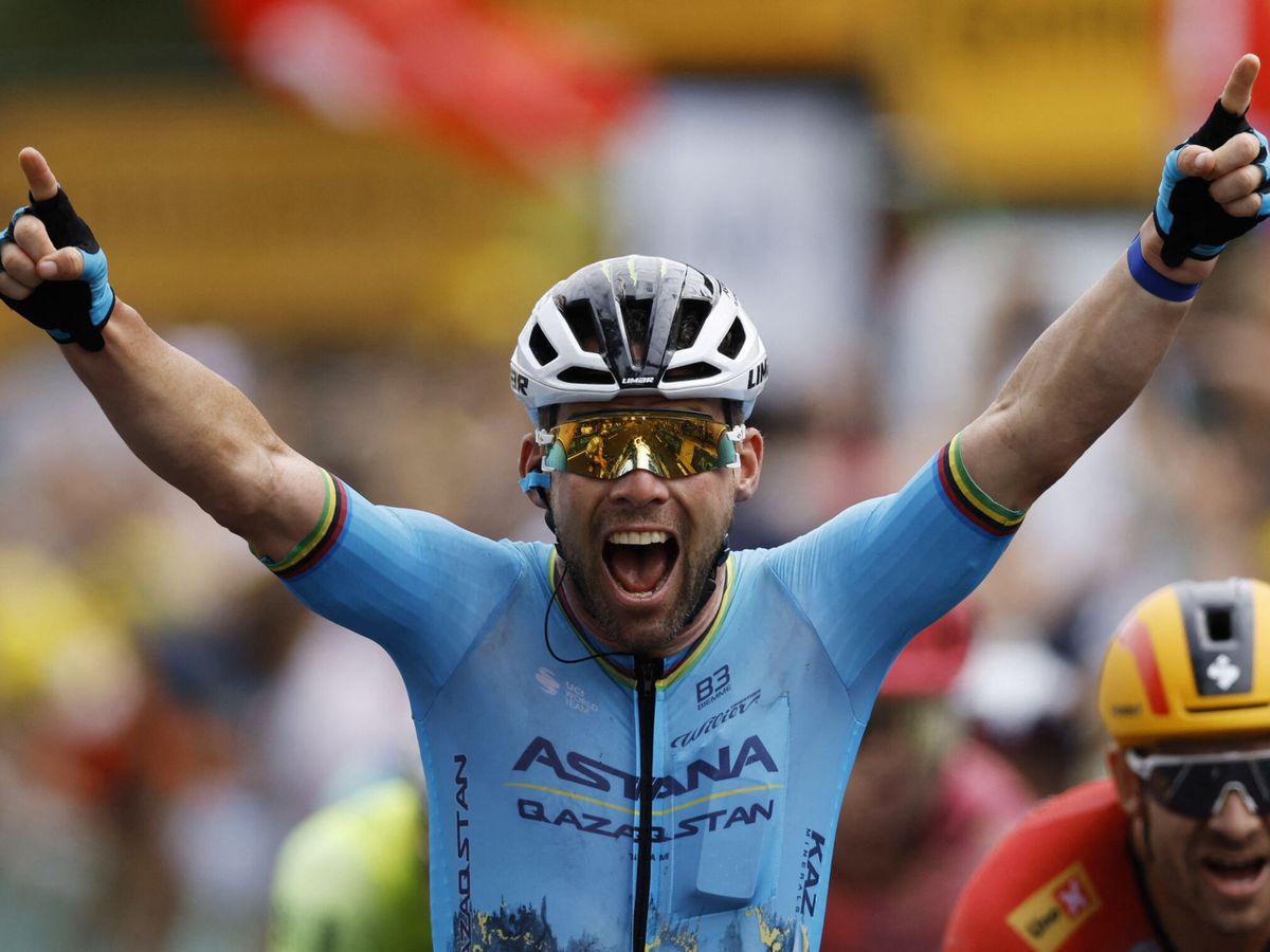 Foto: Mark Cavendish celebra su histórica victoria. (Reuters/Stephane Mahe)