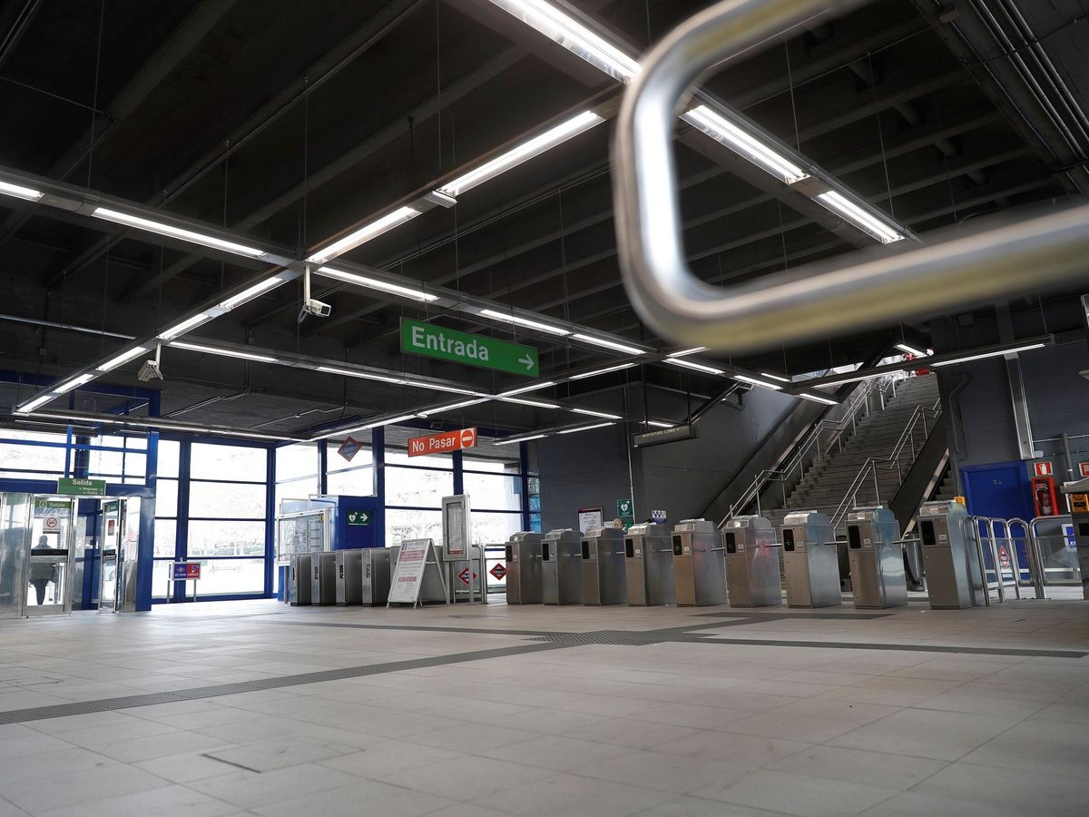 Foto: Interior de la estación de metro de Aluche. Foto: Efe