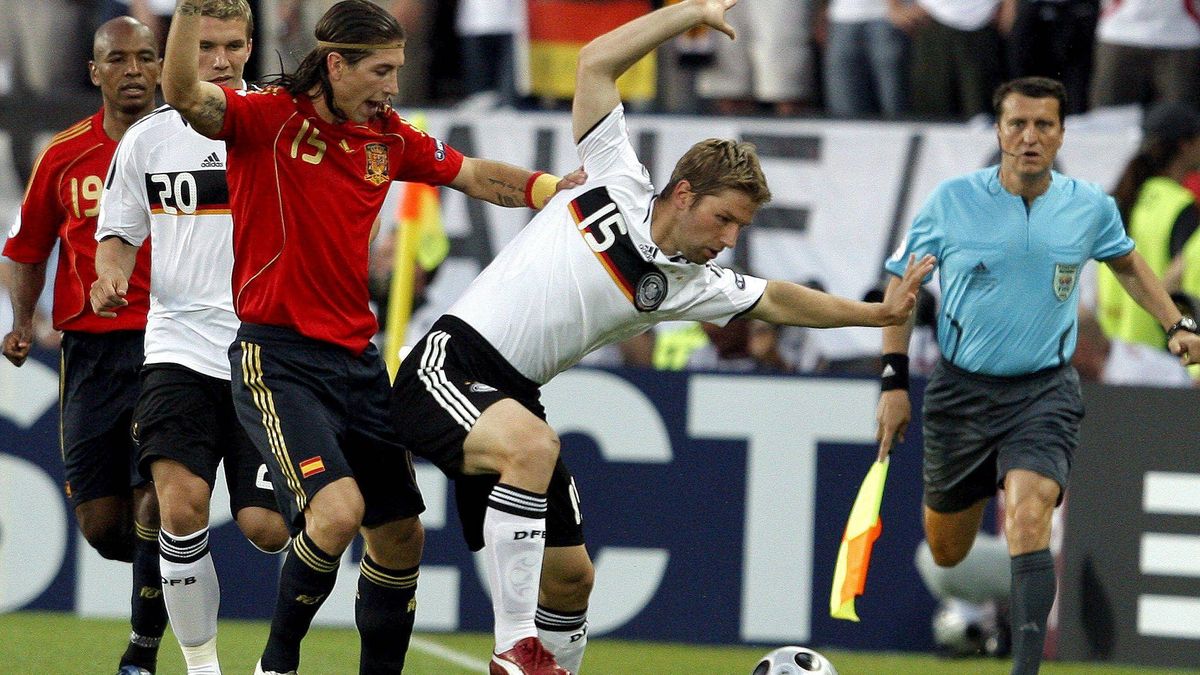 "¡Bajo ninguna circunstancia salgas del armario!": el drama de un subcampeón con Alemania en la Euro 2008