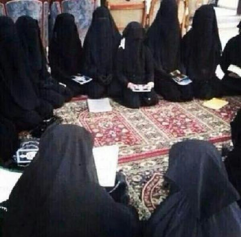 Clases para niñas en Raqqa, capital del 'Califato' (ISIS News Media).