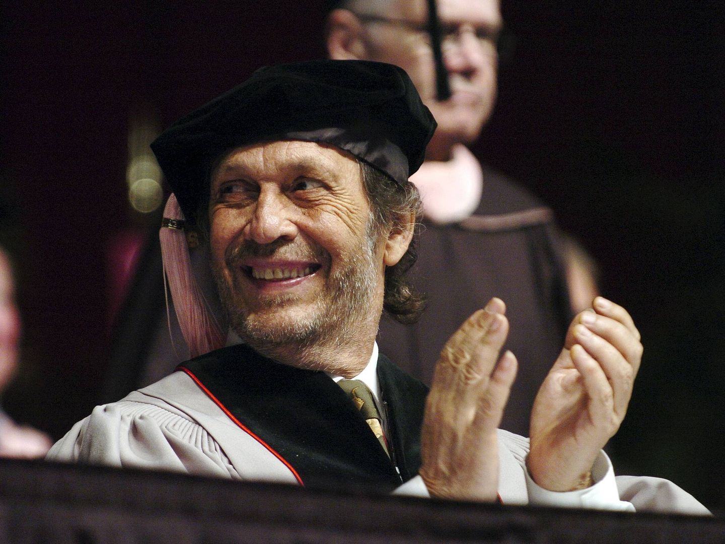 Paco de Lucía, en 2010 durante su investidura como 'doctor honoris causa' por el Berklee College of Music. (EFE/Douglas McFadd)