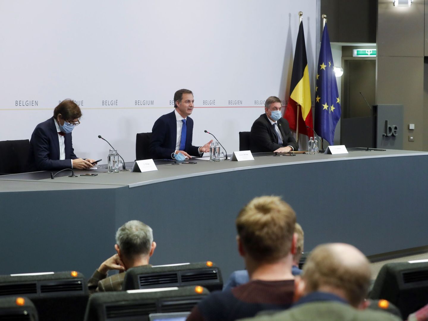 Rueda de prensa del primer ministro belga tras una de las últimas reuniones del Comité de Consulta. (EFE)